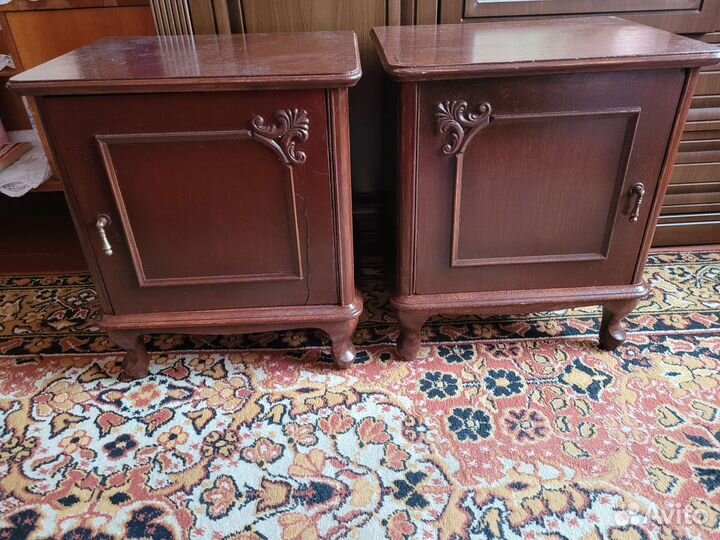 Тумбочка прикроватная и трюмо