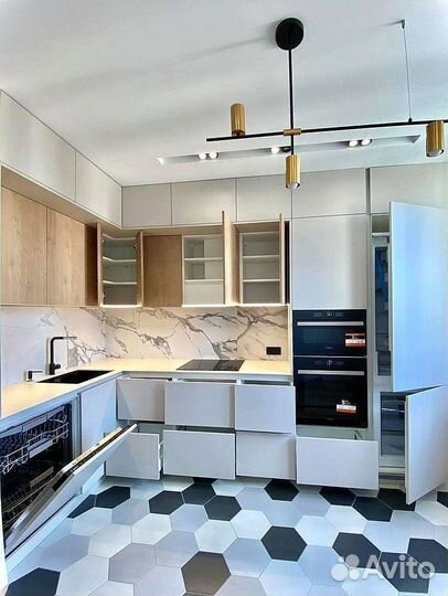 Кухонный гарнитур угловой