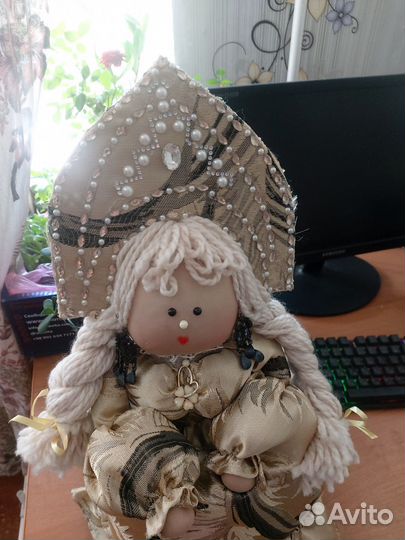 Кукла-грелка на чайник в русском стиле