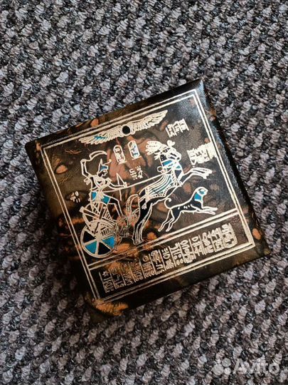 Деревянная шкатулка