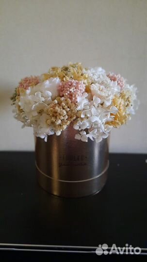 Букет из стабилизированных цветов и сухоцветов