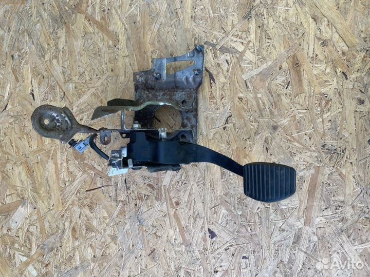 Педаль сцепления в сборе Citroen C4 B7 TU5GP4 2011