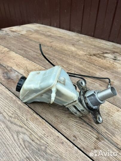 Главный тормозной цилиндр Opel Corsa D 1.4 2007