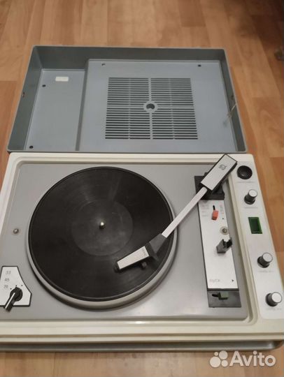 Проигрыватель винила советский
