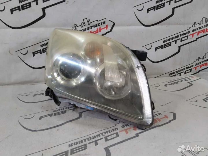 Фара toyota avensis ADT250 ADT251 AZT250 AZT250W A