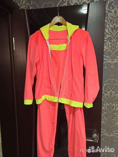 Продам спортивный костюм 46-48 р новый