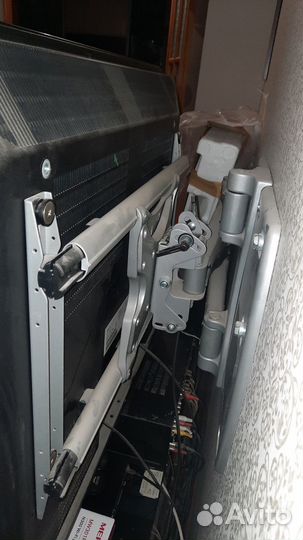 Кронштейн для телевизора на стену поворотный