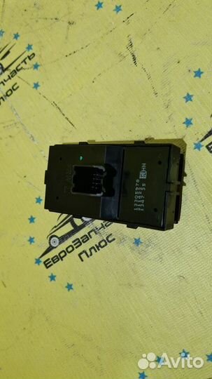 Блок управления стеклоподъемником Opel Astra J GTC