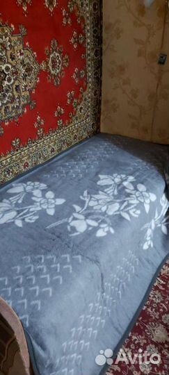 Пледы и покрывало