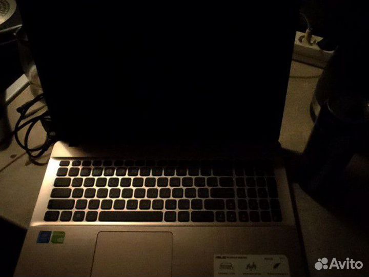 Ноутбук asus