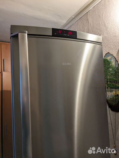 Холодильник aeg