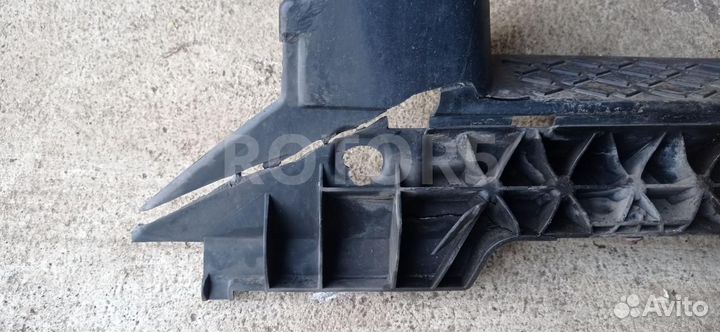 Подножка бампера нижняя передняя переднего MAN TGX