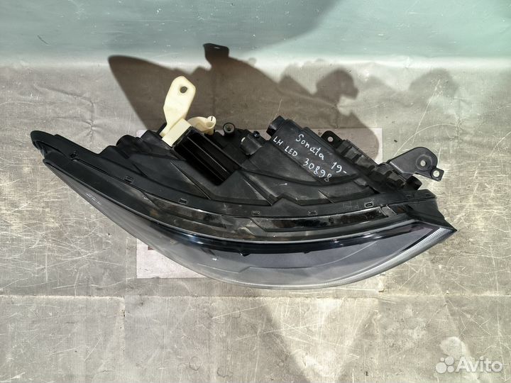 Hyundai Sonata 20- Фара Правая 30898
