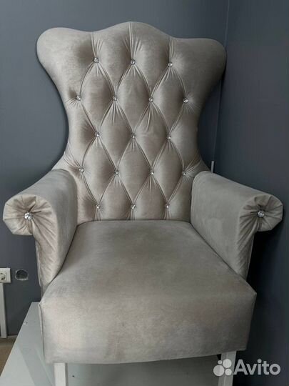 Педикюрное кресло/трон бу