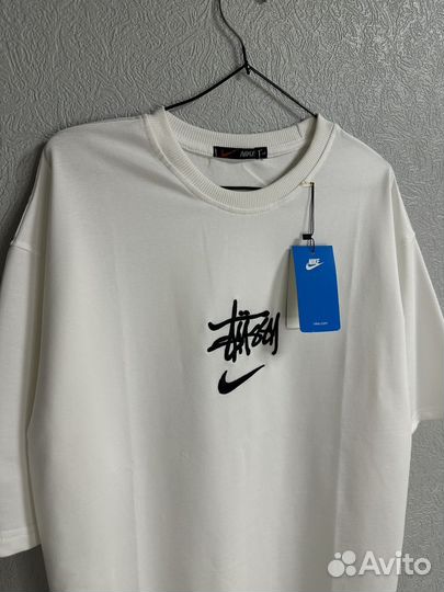 Футболка Stussy белая