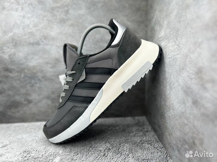 Красивые кроссовки Adidas Petropy (Арт.58049)