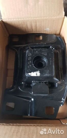 Опора кпп левая мазда 3