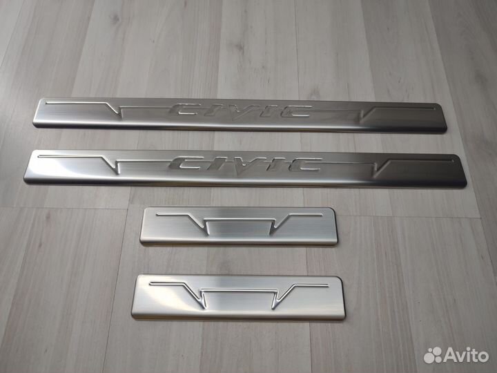 Накладки на пороги Honda Civic 2012-2017
