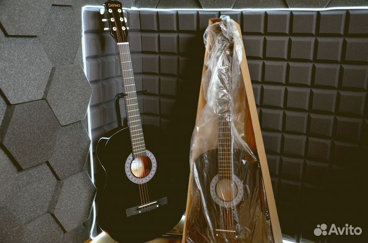 Акустическая гитара