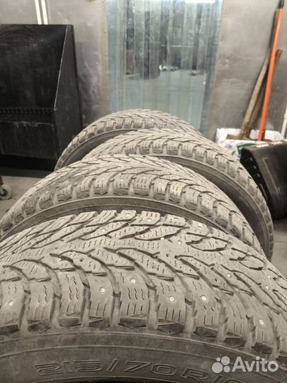 Nokian Tyres Hakkapeliitta 9 215/70 R16