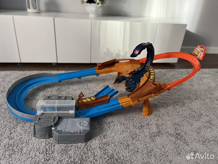 Трек Hot Wheels Monster Truck Scorpion