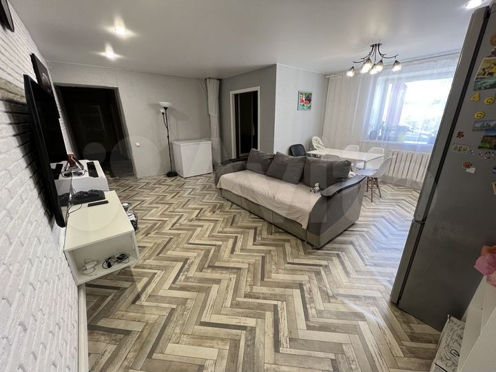 3-к. квартира, 80 м², 1/3 эт.