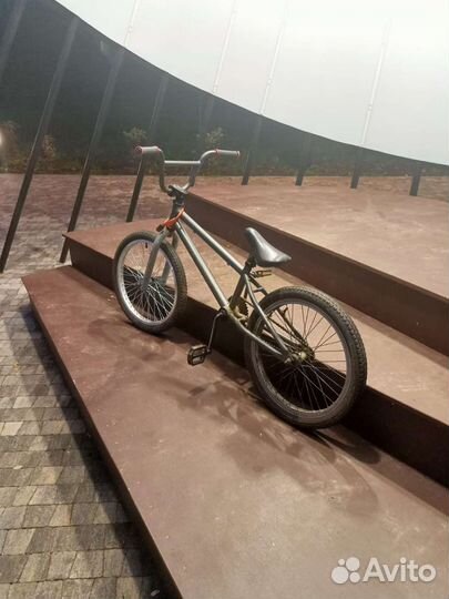 Трюковой велосипед bmx