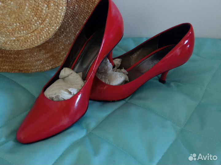 Туфли красные лаковые 37
