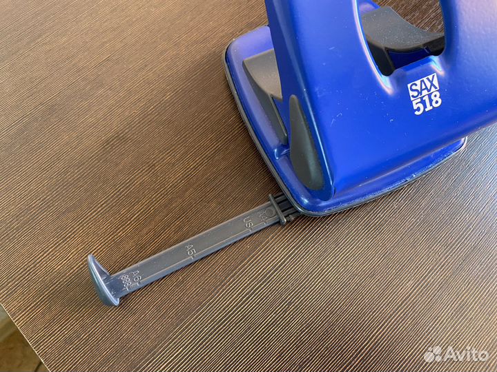 Мощный дырокол Sax 518