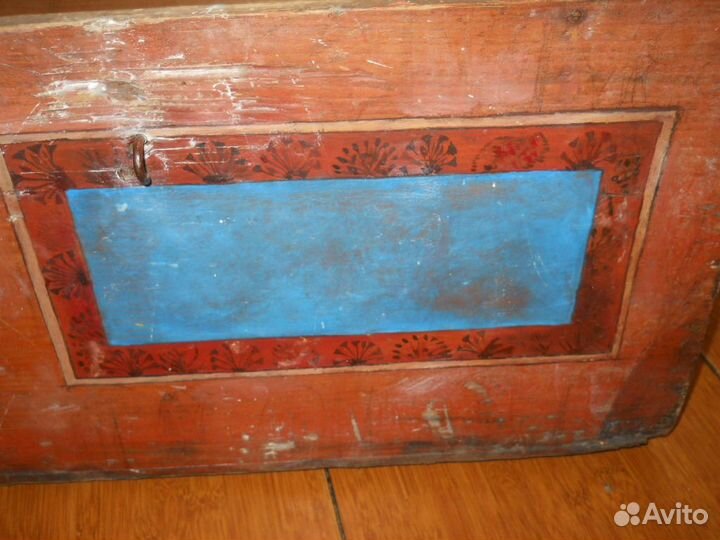 Старинный сундук из Эфиопии с росписью