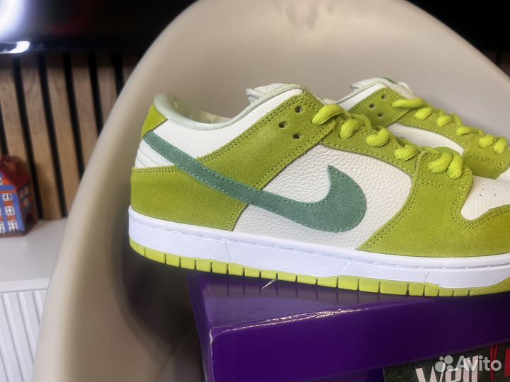 Nike SB Dunk Low Green Apple