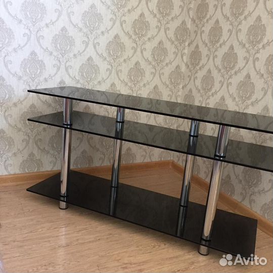 Стеклянный столик