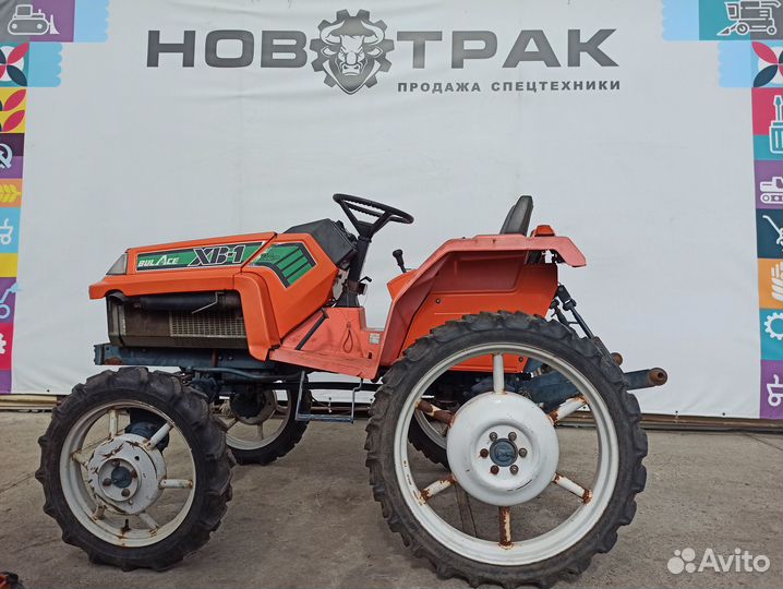 Мини-трактор Kubota XB1, 2010