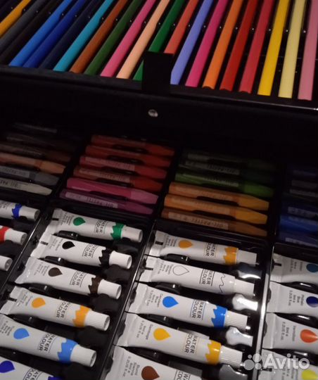 Набор цветных карандашей