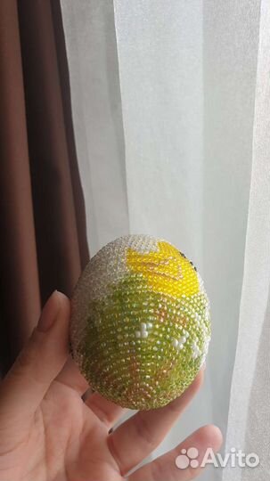 Сувенирное яйцо из бисера