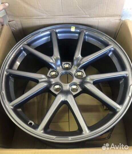 Диск tesla model 3 R 18 Aero новый