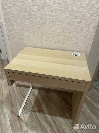 Компьютерный столик для ноутбука