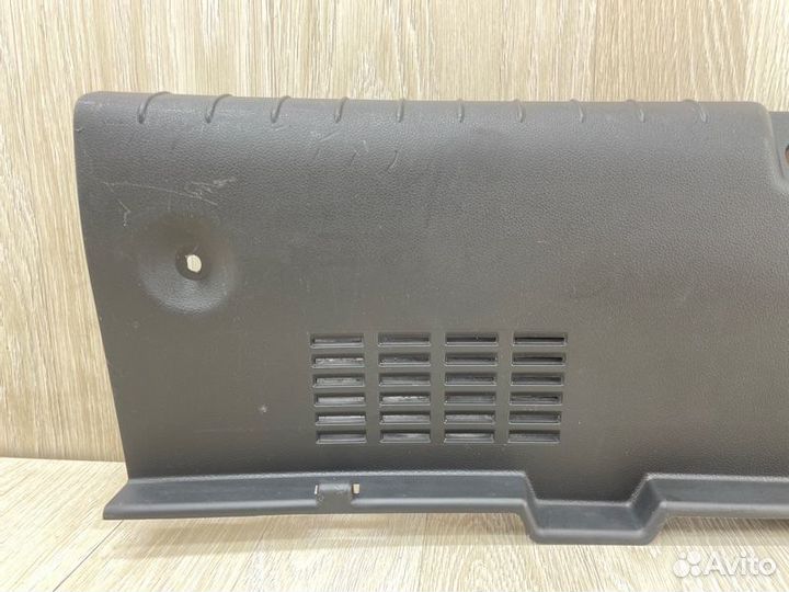 Кожух замка багажника Hyundai Solaris 2