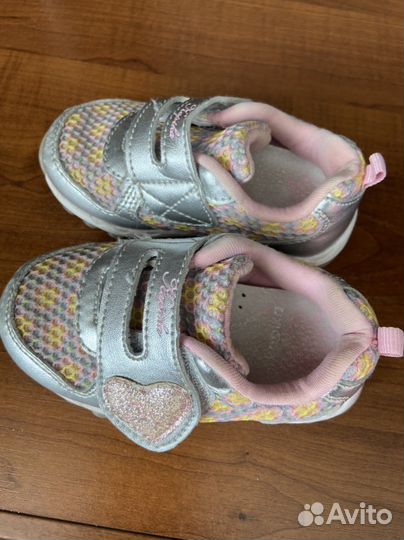 Кроссовки для девочки