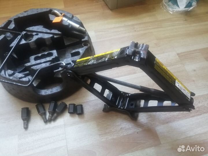 Домкрат набор инструментов opel astra Н zafira C B