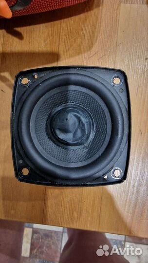 Портативная колонка jbl