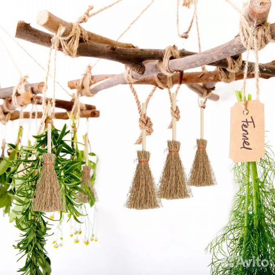 Миниатюрный котелок ведьмы (конфетница), метла