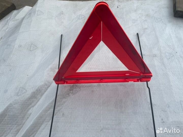 Знак аварийной остановки Mercedes-Benz Cls Amg