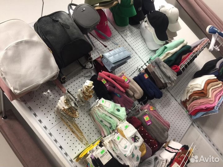 Торговое оборудование для магазина одежды