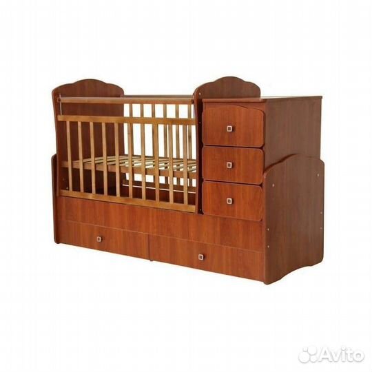 Детская кроватка с маятником
