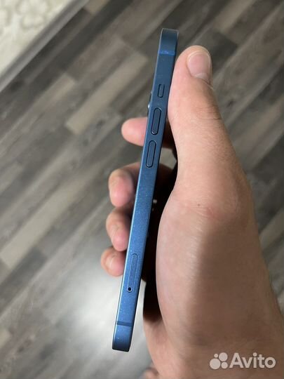 Apple iPhone 13