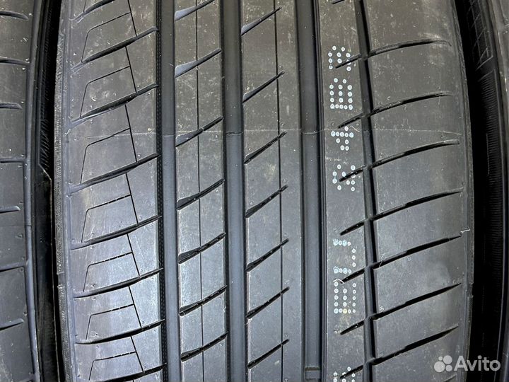 Kapsen RS26 235/55 R20 105W