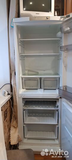 Холодильник бу Аристон капельная система