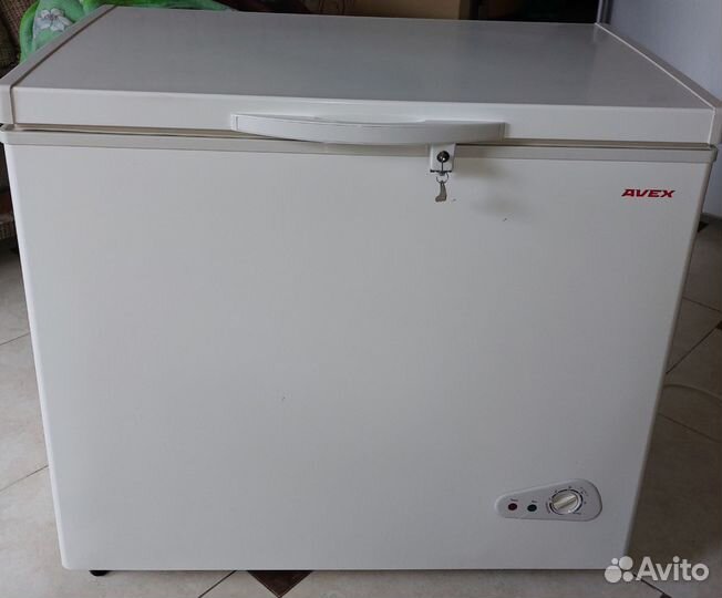 Морозильный ларь с глухой крышкой бу