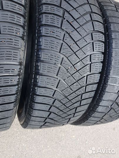 Pirelli Ice Zero FR 235/55 R18 104T